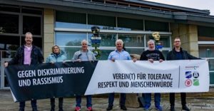 Vorsitzende der Sportvereine aus Wallenhorst mit Banner